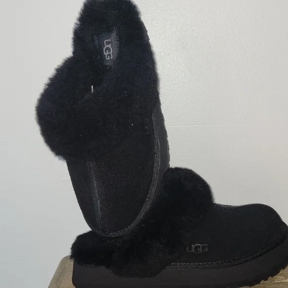UGG Black Fur-Lined Slippers - Picture 5 of 5
